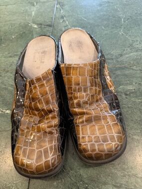 Women’s Romu - made in Spain Brown & Black Croc-Embossed Slip-On Clogs
